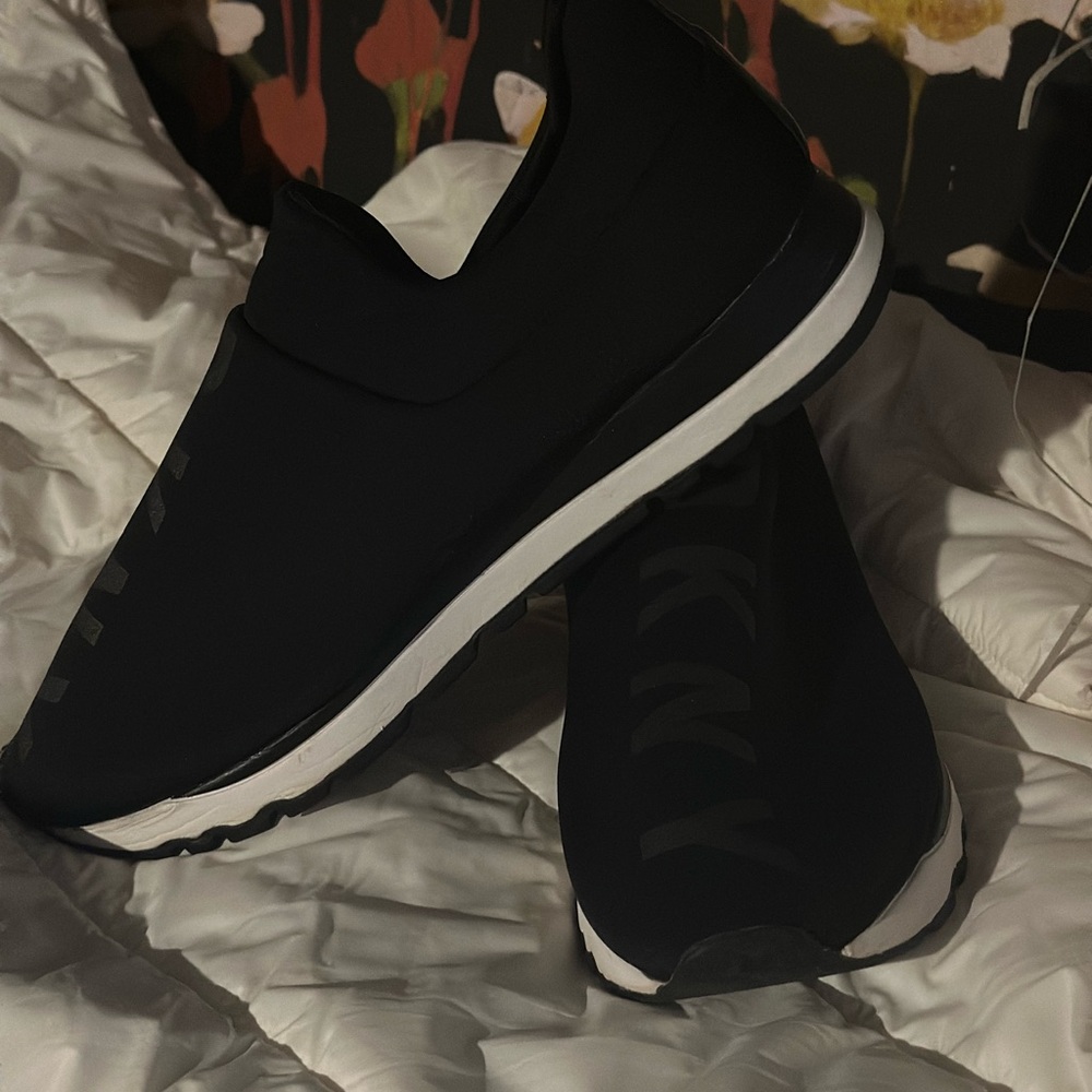 Black Sneakers with Slip-On Design and Textured Knit Upper